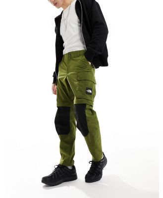 The North Face NSE convertible cargo pants in olive and black-Green