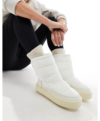 Tommy Jeans winter snow boots in cream-White