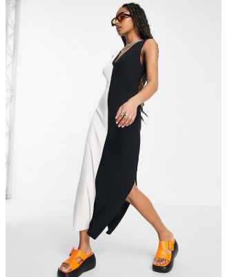 Topshop knitted colour block dress in monochrome-White