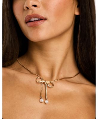 True Decadence bow necklace with faux pearls in gold-Silver