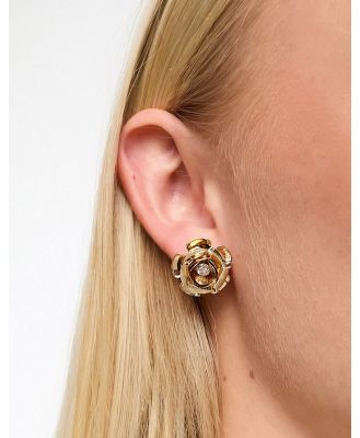 True Decadence flower stud earrings in gold