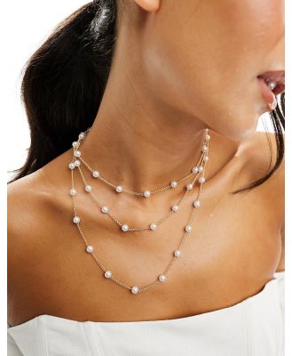 True Decadence multirow pearl necklace in gold