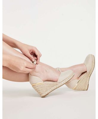 Truffle Collection espadrille wedges in beige-Neutral