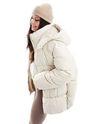 Vero Moda luxe oversized puffer coat in cream-White