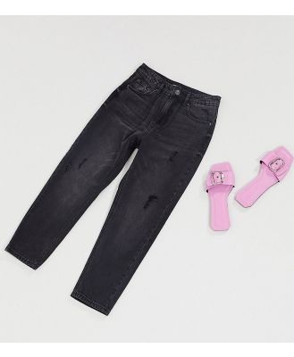 Vero Moda Petite mom jeans with high waist in black
