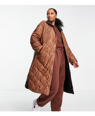 Vero Moda Petite reversible quilted funnel neck coat in black and brown-Multi