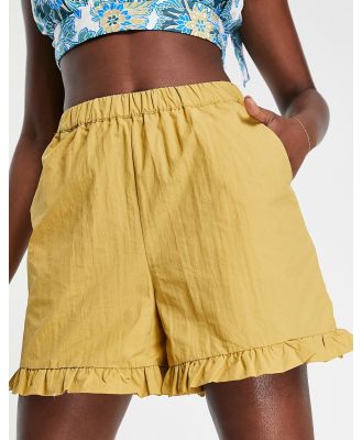 Vila shorts with frill hem in tan-Brown