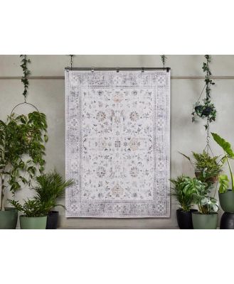 Wren Traditional Floral Pattern Rug