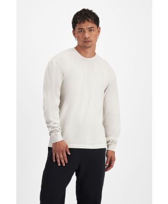 Bonds Icons Long Sleeve Top in Stone Throw Size: