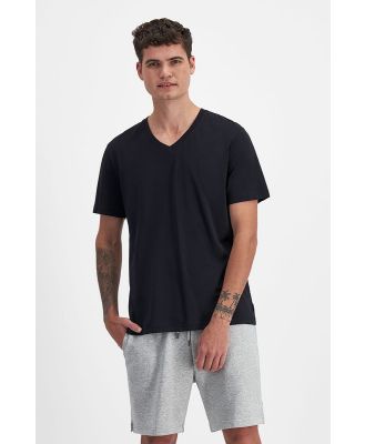 Bonds Men's Originals Midweight Vee Tee in Black Size: Large, Aussie Cotton