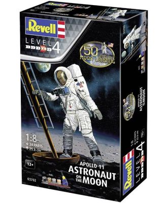 Revell Model Kit Gift Set 1:8 Astronaut On The Moon