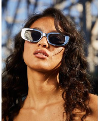 Aire Women's Ceres Sunglasses in Silver
