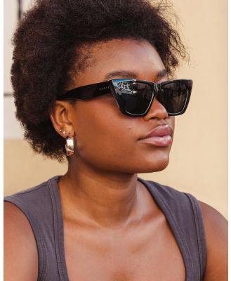 Carve Women's York Sunglasses in Black