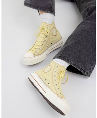 Converse Women's Chuck Taylor All Star Lift Platform Contrast Stitching Shoes in Natural