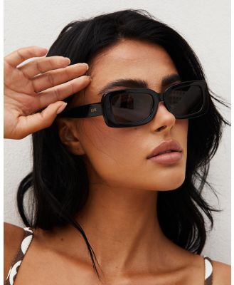 Liive Women's Crush Sunglasses in Black