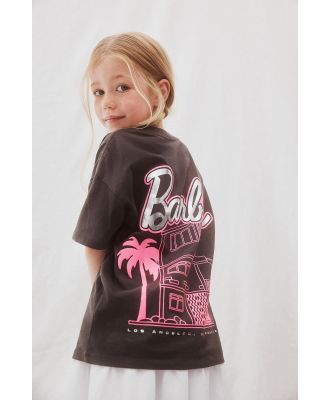 Cotton On Kids - Barbie Drop Shoulder Short Sleeve Tee - Lcn mat barbie dream house/phantom