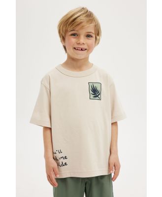 Cotton On Kids - Jonny Short Sleeve Graphic Print Tee - Rainy day/deep sage you ll find me outside