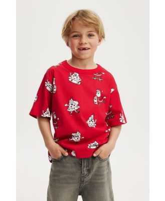 Cotton On Kids - Jonny Short Sleeve Graphic Print Tee - Varsity red/santa & christmas tree yardage