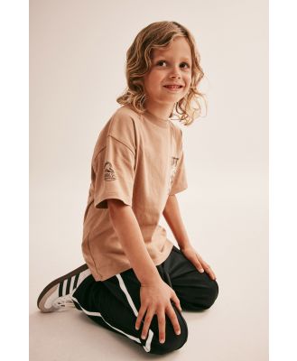 Cotton On Kids - Jurassic Park Drop Shoulder Short Sleeve Tee - Lcn uni taupy brown/jurassic park