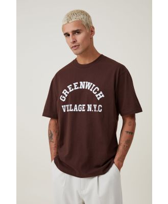 Cotton On Men - Loose Fit College T-Shirt - Dark oak / greenwich village