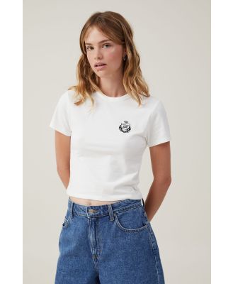 Cotton On Women - Fitted Graphic Longline Tee - Racing crest/ vintage white