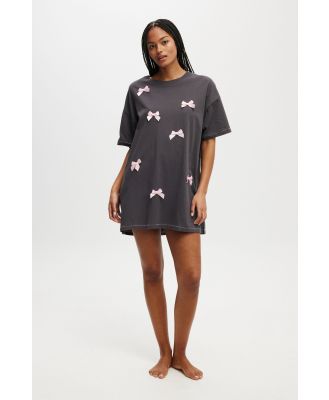 Body - 90S Graphic T-Shirt Nightie - Asphalt/satin bows