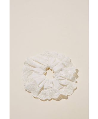 Rubi - Stella Scrunchie - White lace edge