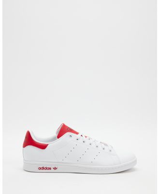 adidas Originals - Stan Smith   Men's - Lifestyle Sneakers (Cloud White, Cloud White & Better Scarlet) Stan Smith - Men's