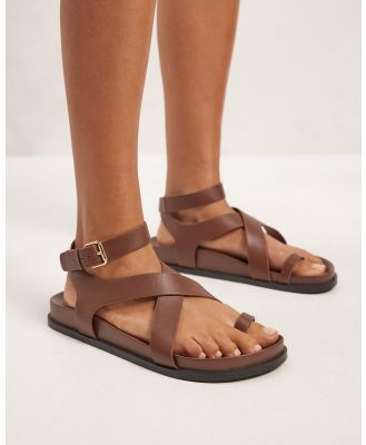 AERE - Leather Crossover Footbed Sandals - Sandals (Chestnut) Leather Crossover Footbed Sandals