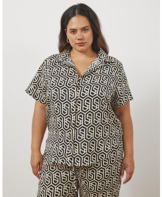 Atmos&Here Curvy - Frankie Geo Print Shirt - Tops (Black & Beige Geo) Frankie Geo Print Shirt