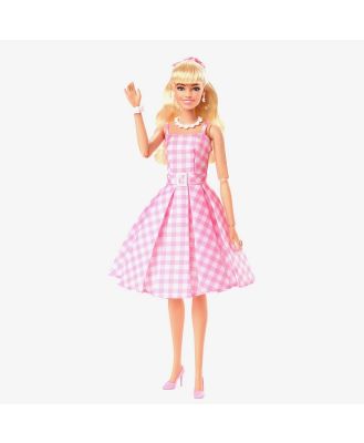 Barbie - Barbie in Pink Gingham Dress   Barbie The Movie - Plush dolls (Multi) Barbie in Pink Gingham Dress - Barbie The Movie