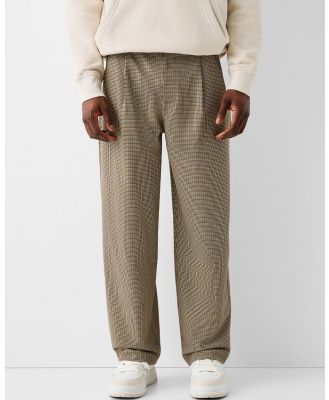 Bershka - Houndstooth Tailored Fit Pants - Pants (Brown) Houndstooth Tailored Fit Pants