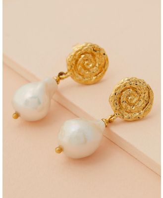 Carly Paiker - Spirallo Pearl Earrings - Jewellery (Gold) Spirallo Pearl Earrings