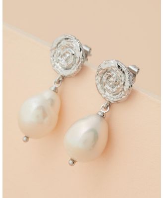 Carly Paiker - Spirallo Pearl Earrings - Jewellery (Silver) Spirallo Pearl Earrings