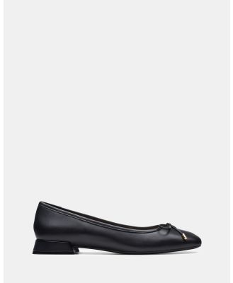 Clarks - Ubree15 Step - Dress Shoes (Black Leather) Ubree15 Step
