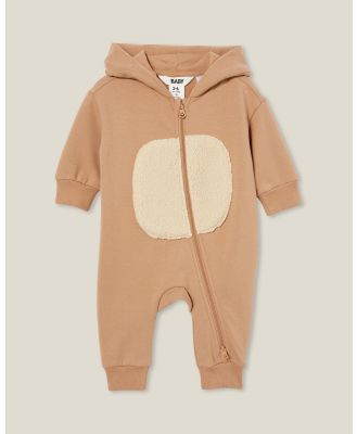 Cotton On Baby - Goldie Hooded All In One   Babies - Rompers (Taupy Brown & Bear) Goldie Hooded All In One - Babies