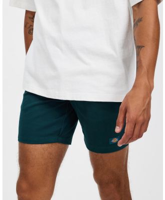 Dickies - 7.5 Regular Fit Twill Shorts - Shorts (Dark Lincoln Green) 7.5 Regular Fit Twill Shorts