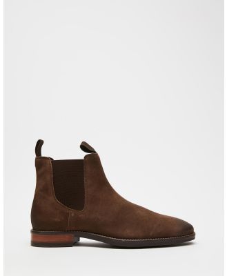 Double Oak Mills - Carson Leather Gusset Boots - Boots (Brown Suede) Carson Leather Gusset Boots