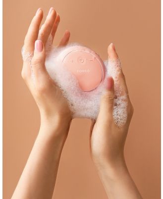 FOREO - LUNA 4 Body Massaging Body Brush   Peach Perfect - Tools (Peach Perfect) LUNA 4 Body Massaging Body Brush - Peach Perfect