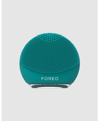 FOREO - LUNA 4 Go Facial Cleansing & Firming Device   Evergreen - Tools (Evergreen) LUNA 4 Go Facial Cleansing & Firming Device - Evergreen