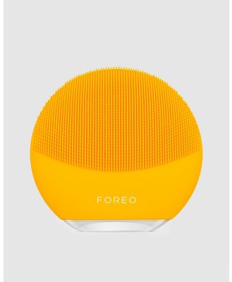 FOREO - LUNA Mini 3 Facial Cleansing Massager   Sunflower Yellow - Tools (Yellow) LUNA Mini 3 Facial Cleansing Massager - Sunflower Yellow