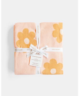 Fox & Fallow - Daisy Chain Luxe Knitted Blanket - Accessories (Pink) Daisy Chain Luxe Knitted Blanket