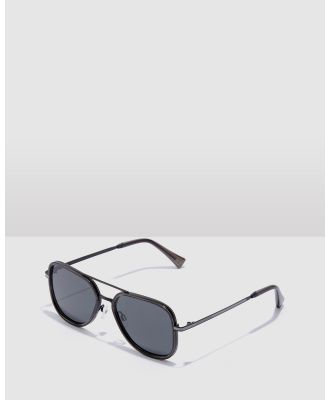 Hawkers Co - HAWKERS   Polarized Black CAPTAIN Sunglasses for Men and Women UV400 - Sunglasses (Black) HAWKERS - Polarized Black CAPTAIN Sunglasses for Men and Women UV400