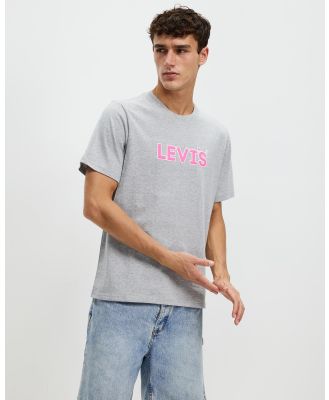 Levi's - Relaxed SS Graphic T Shirt - T-Shirts & Singlets (Holiday Logo Midtone) Relaxed SS Graphic T-Shirt