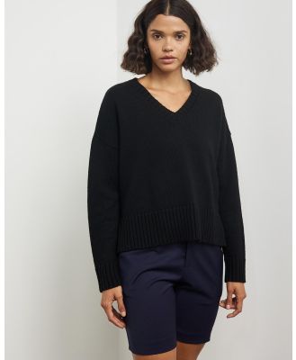 Lindsay Nicholas New York - V Neck Jumper - Jumpers & Cardigans (Black) V-Neck Jumper