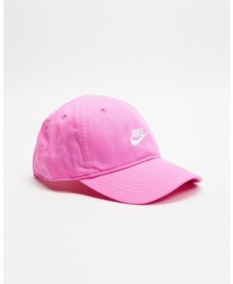 Nike - Nike Girls Futura Curve Brim Cap Pink - Headwear (Playful Pink) Nike Girls Futura Curve Brim Cap Pink