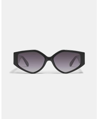 Quay Australia - Hot Gossip - Sunglasses (Black & Smoke Gradient) Hot Gossip