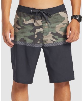 Quiksilver - Mens Everyday Division 20 Board Shorts - Swimwear (BLACK) Mens Everyday Division 20 Board Shorts