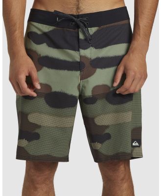Quiksilver - Mens Highline Straight 19 Board Shorts - Swimwear (CAMO) Mens Highline Straight 19 Board Shorts