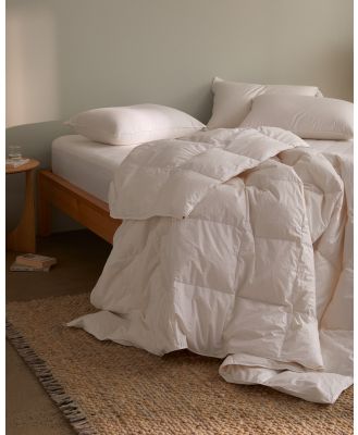 Sheet Society - LOW DOWN™ Medium Weight Quilt - Home (White) LOW DOWN™ Medium Weight Quilt